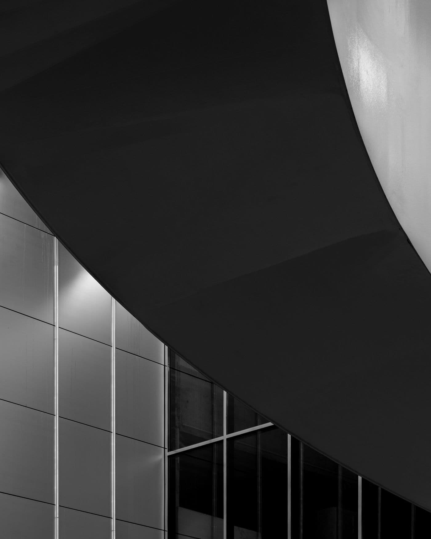 Perspective architecturale en noir et blanc, illustration de la démarche de conception.